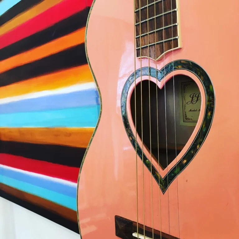 gallery-heart-guitar