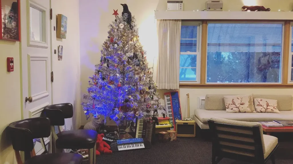 Holiday lobby with Christmas tree